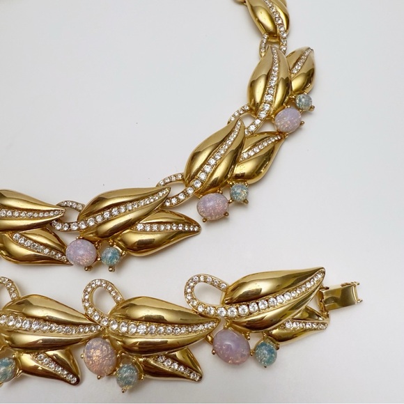 Vintage Foiled Faux Opal Glass Cabochon Rhinestone Leaf Necklace & Bracelet Set - Picture 5 of 16